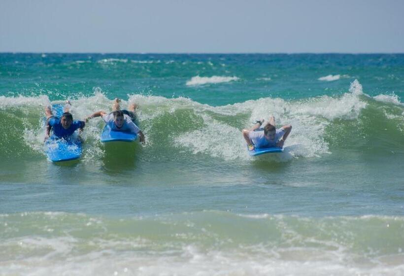 Progress Outdoor Surf Hostel