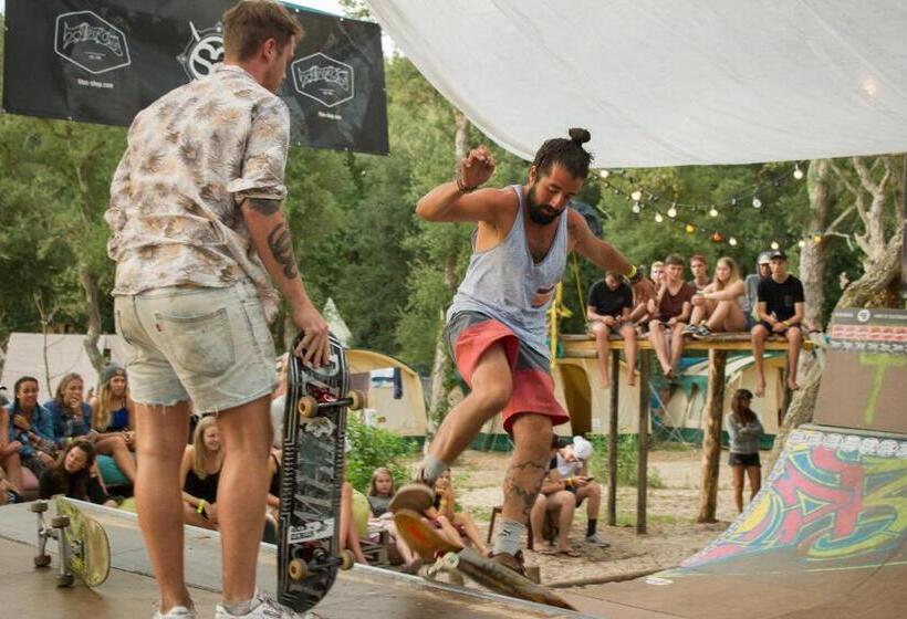 Progress Outdoor Surf Hostel