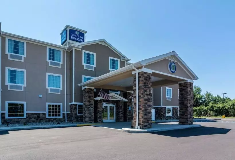 Cobblestone Hotel & Suites   Hutchinson