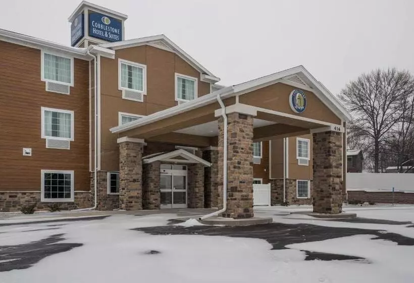Cobblestone Hotel & Suites   Hutchinson