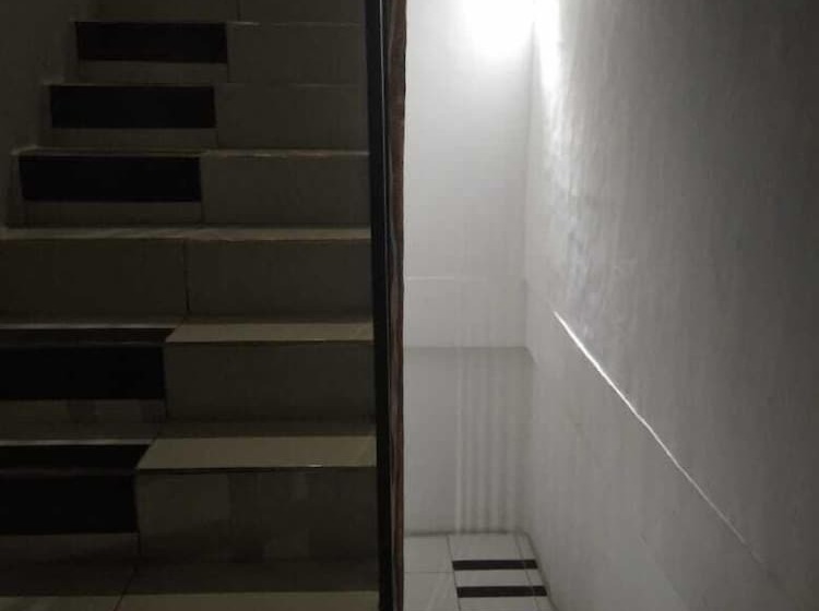 Coconut Hotel   Hostel