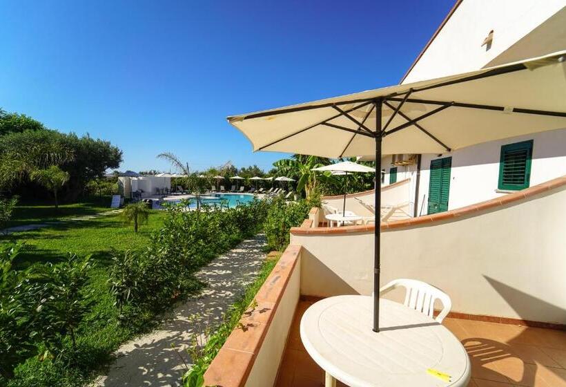 펜션 Europa Rooms And Restaurant