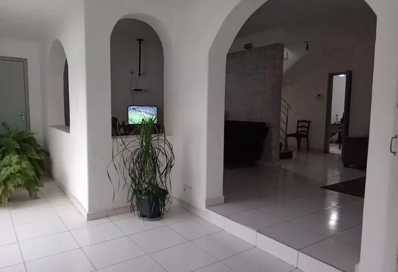 پانسیون Pousada Baraúna