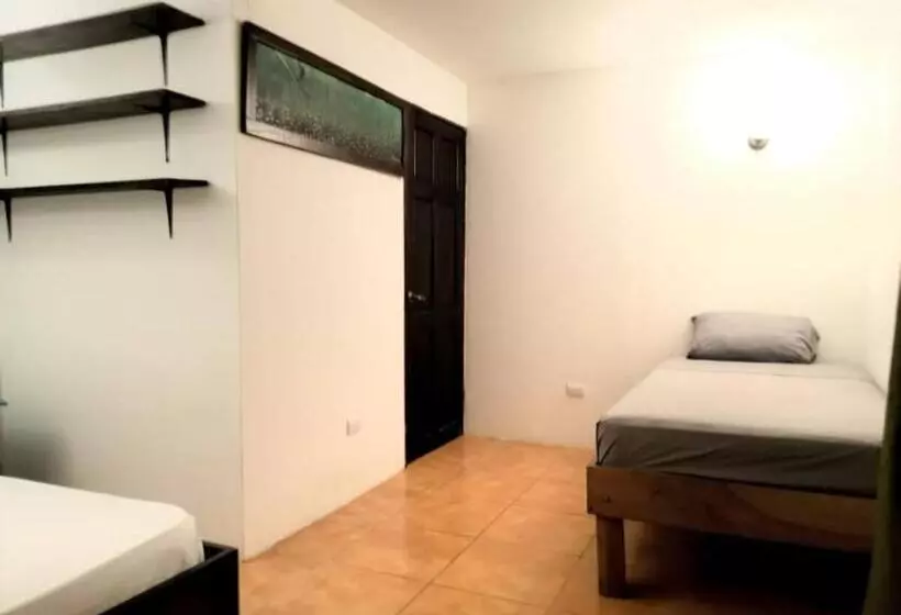 Retkeilymaja Chill Inn Nosara