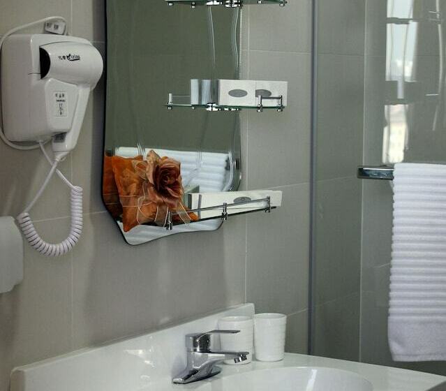 هتل Tsetsen Khangai