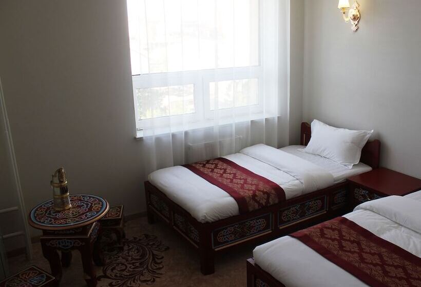 هتل Tsetsen Khangai