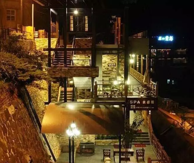 هتل Ming Lu Holiday