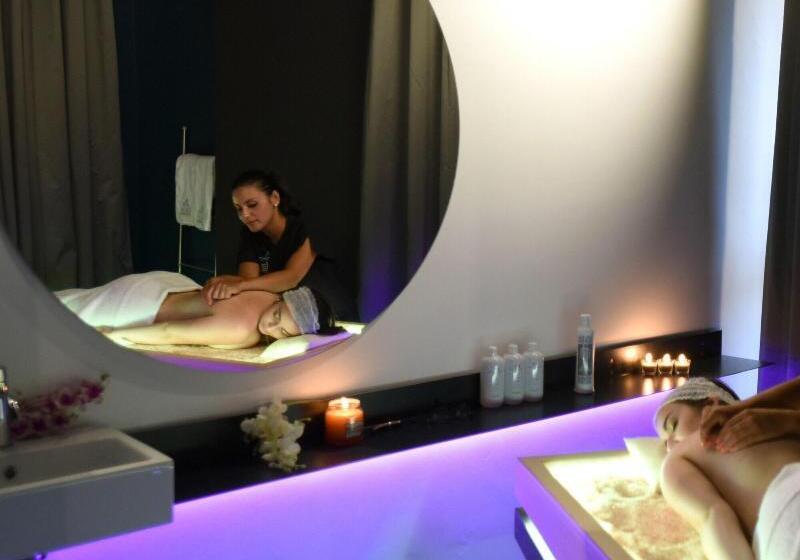 پانسیون Versomare