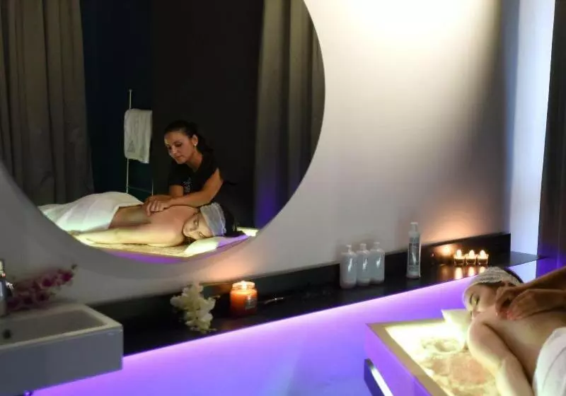 پانسیون Versomare