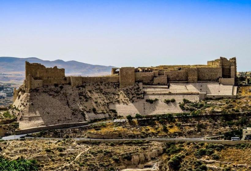 پانسیون Karak House