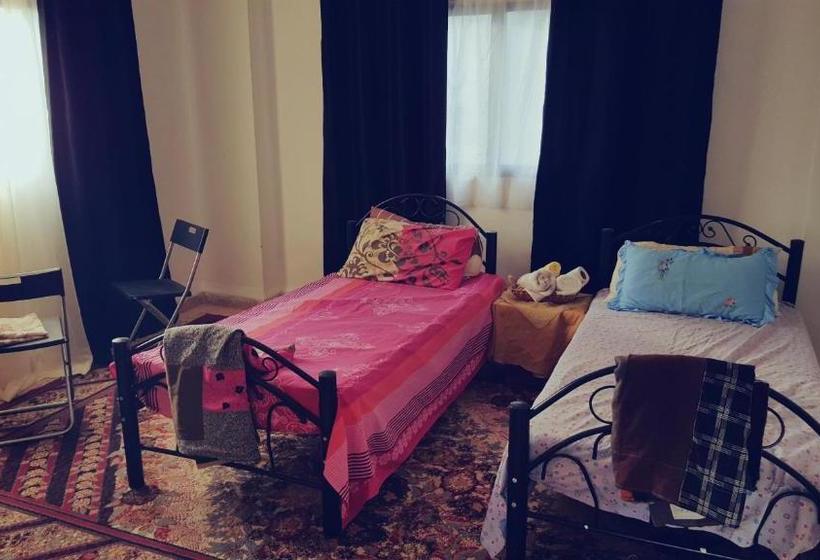 پانسیون Karak House