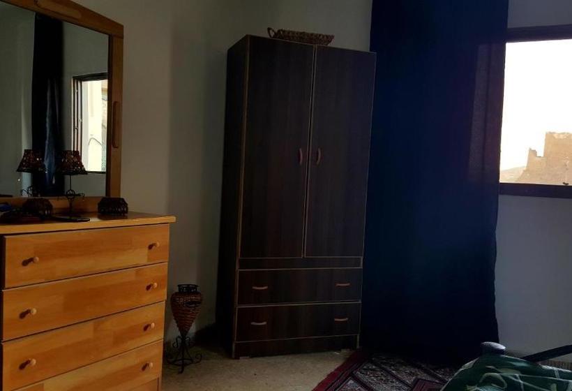 پانسیون Karak House