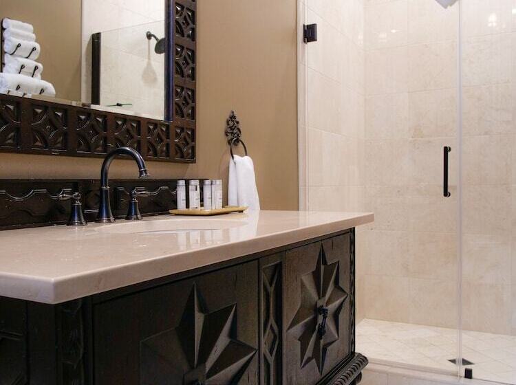 هتل The Detroit Club