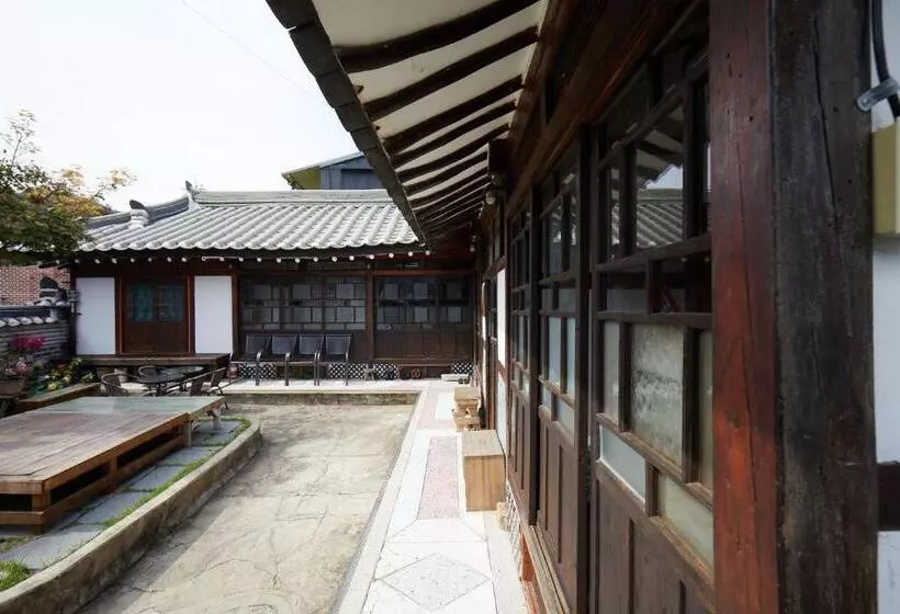 Majatalo Bonghwangjae Hanok Guesthouse