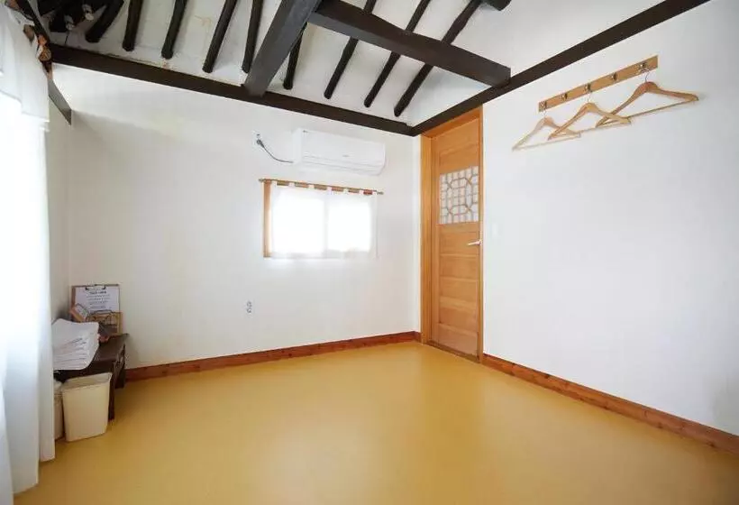 Majatalo Bonghwangjae Hanok Guesthouse
