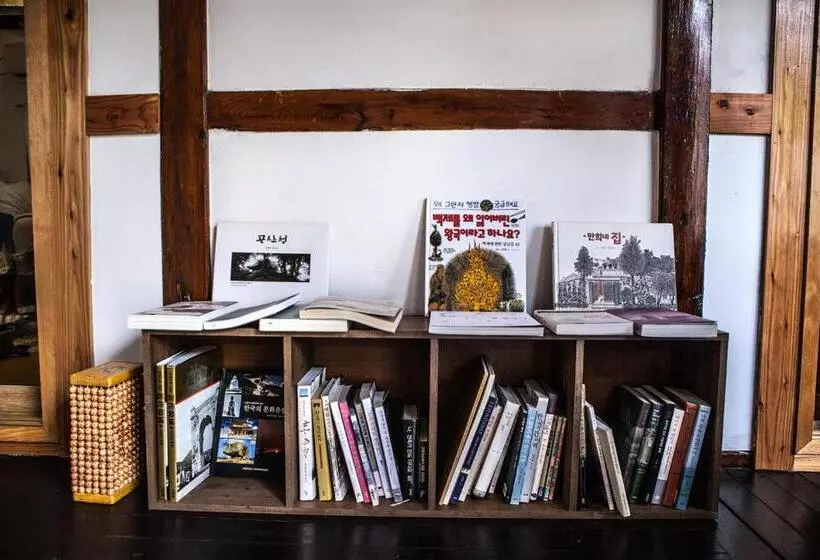 Majatalo Bonghwangjae Hanok Guesthouse