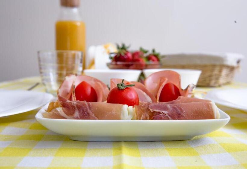 پانسیون Casa Alexandra