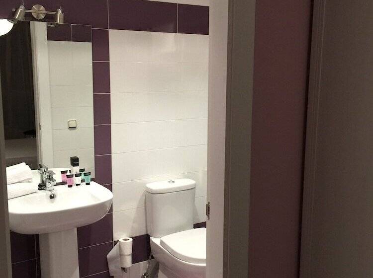 پانسیون Hostal Consejo De Aranda