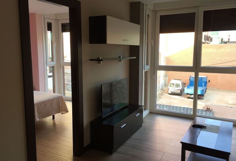 پانسیون Hostal Consejo De Aranda