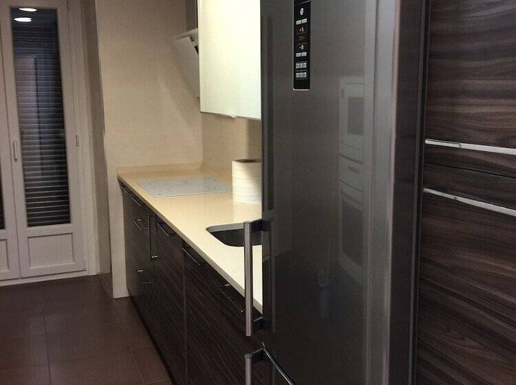 پانسیون Hostal Consejo De Aranda