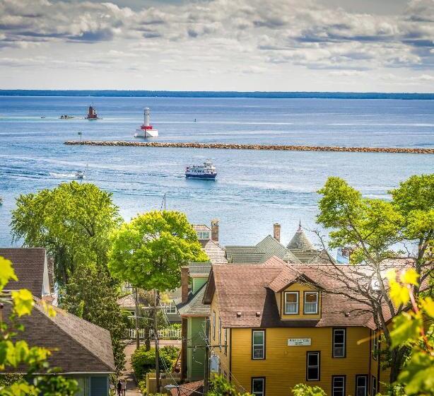 Pine Cottage Bed & Breakfast