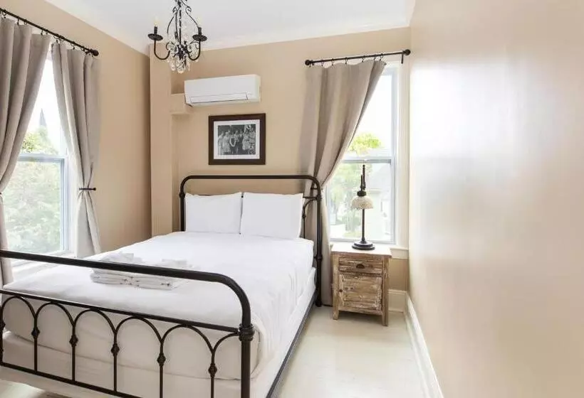 Pine Cottage Bed & Breakfast