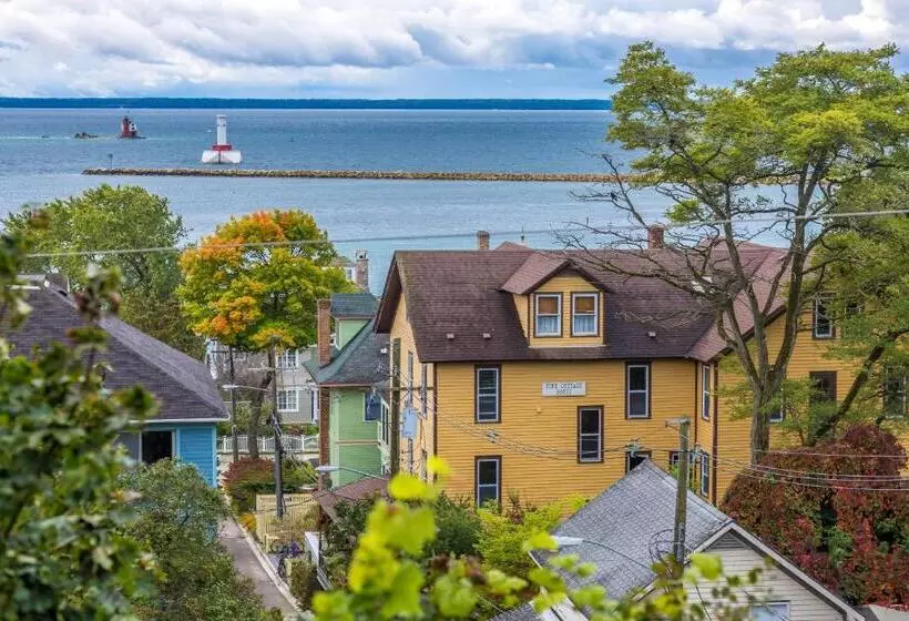 Pine Cottage Bed & Breakfast