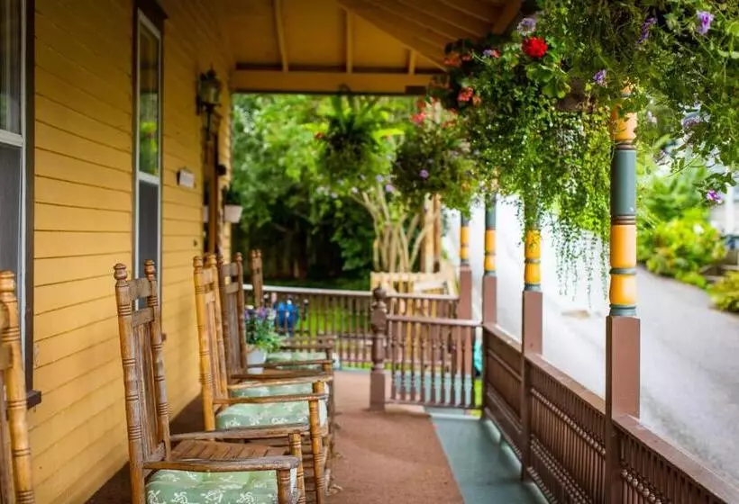 Pine Cottage Bed & Breakfast