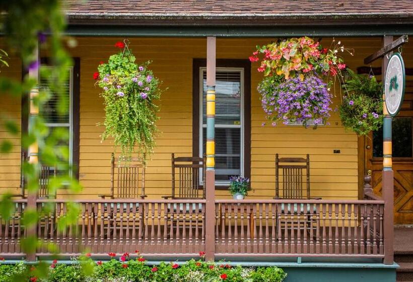 Pine Cottage Bed & Breakfast