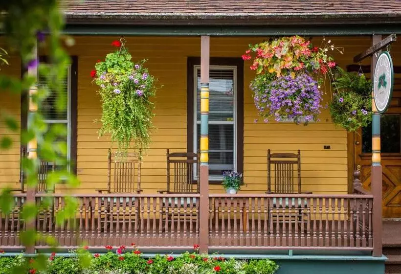 Pine Cottage Bed & Breakfast