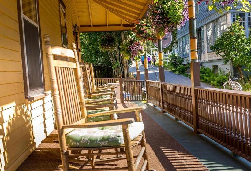 Pine Cottage Bed & Breakfast