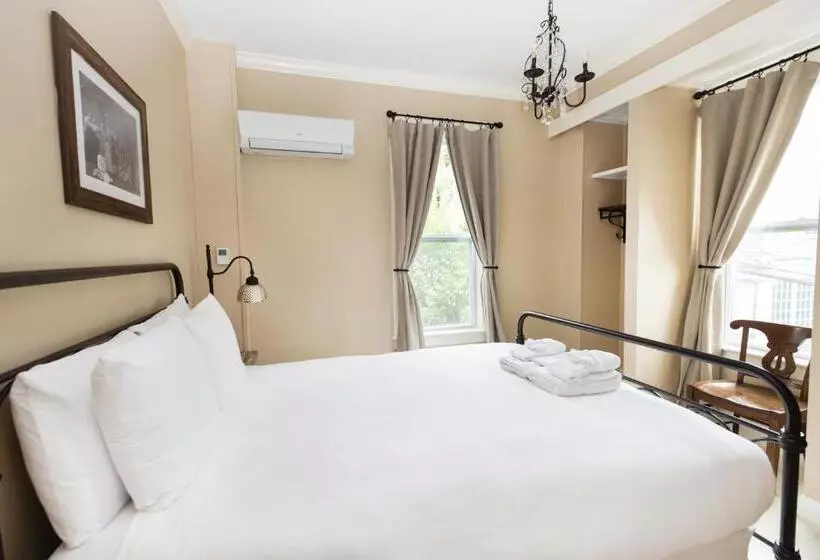 Pine Cottage Bed & Breakfast