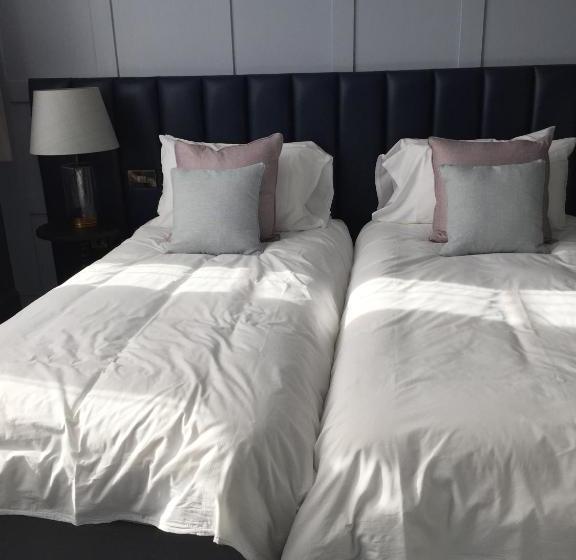 مبيت وإفطار St Martins Lodge