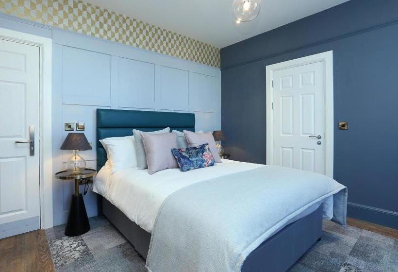 مبيت وإفطار St Martins Lodge