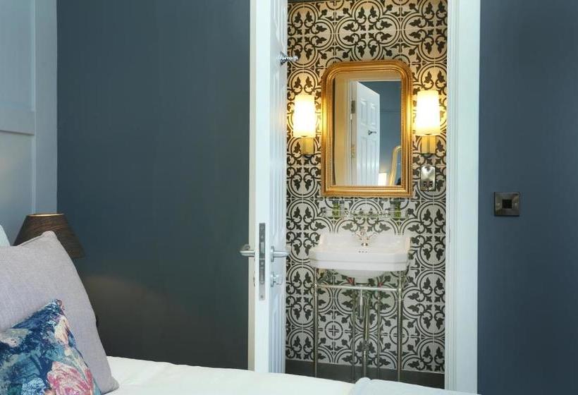 مبيت وإفطار St Martins Lodge