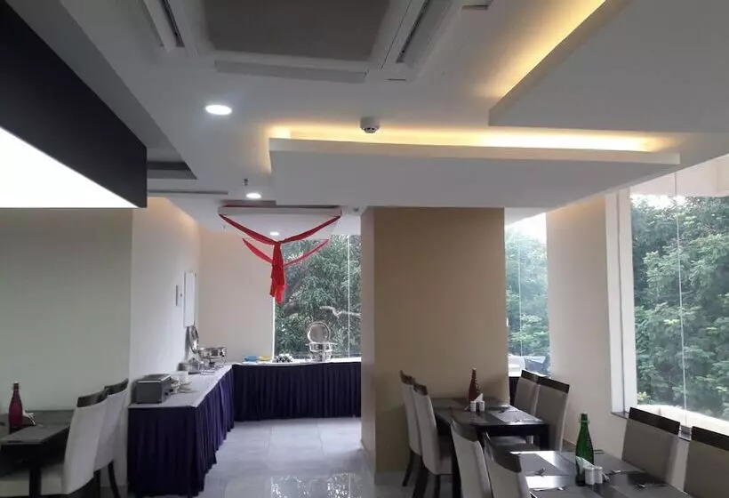 Hotelli Lance International