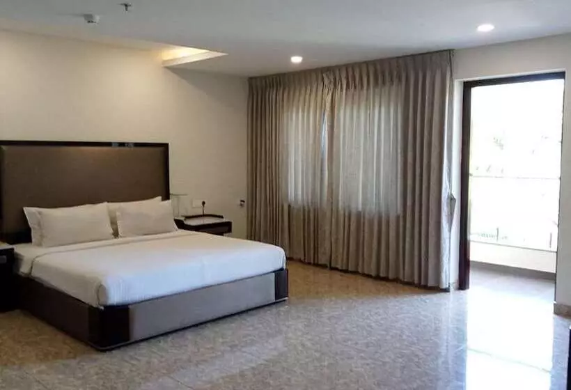 Hotelli Lance International