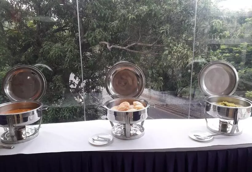 Hotelli Lance International