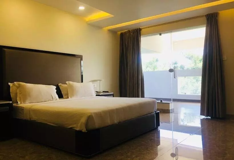 Hotelli Lance International