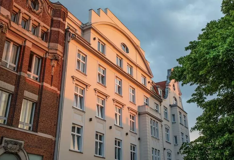 Hotelli Holiday Inn   The Niu, Rig Lübeck, An Ihg