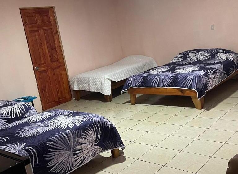 膳宿费 La Cascada