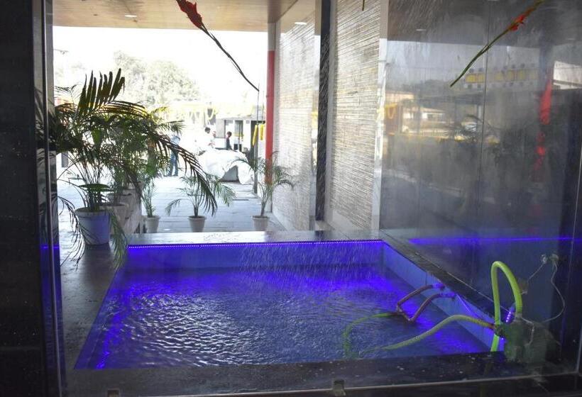 هتل Royal Country Club