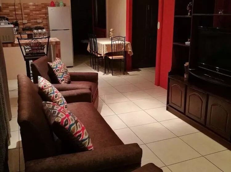 ペンション Bamboo House La Fortuna