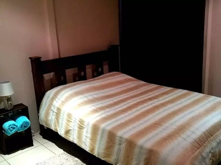 ペンション Bamboo House La Fortuna