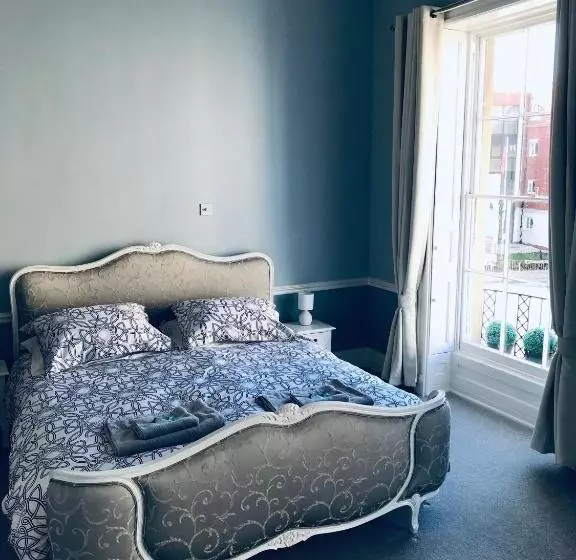 پانسیون Regency Rooms Guesthouse