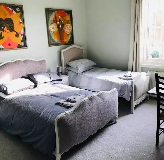 پانسیون Regency Rooms Guesthouse