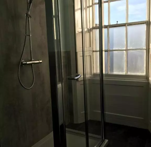 پانسیون Regency Rooms Guesthouse