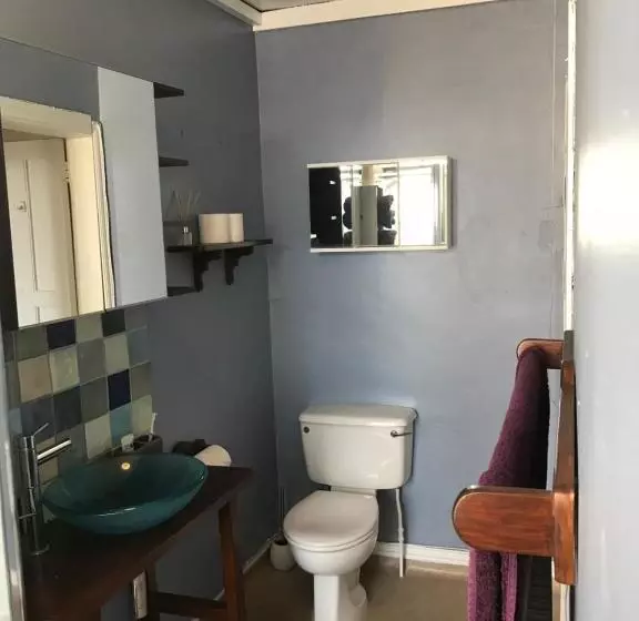 پانسیون Regency Rooms Guesthouse