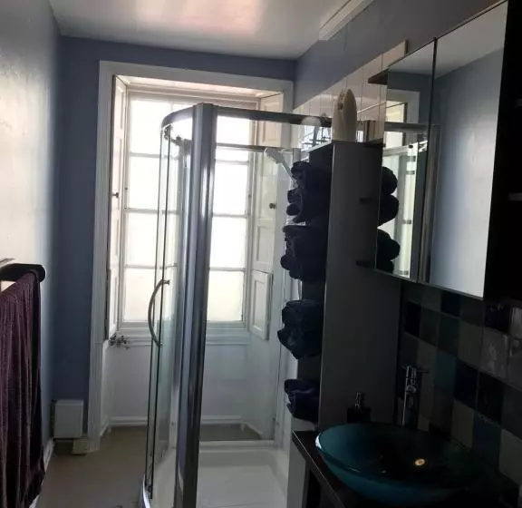 پانسیون Regency Rooms Guesthouse