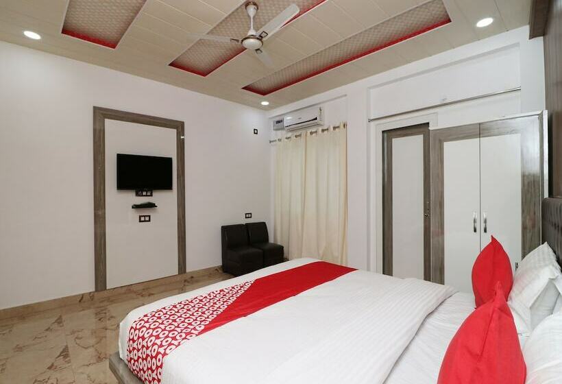 Hotel Capital O 13722  Walnut Inn